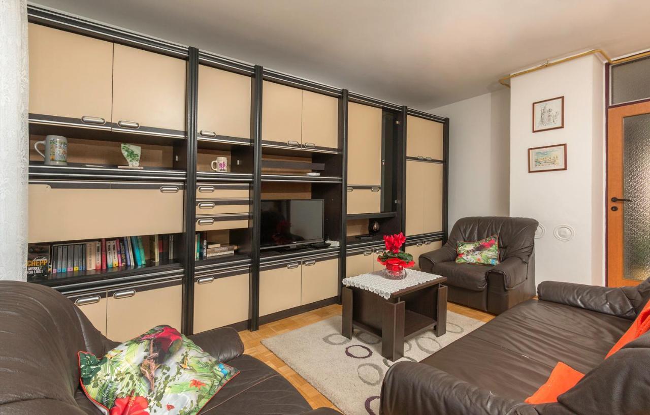 Sisplac Apartment Póla Kültér fotó